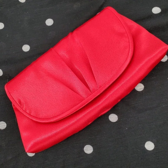 Le Regale Red Silk Evening Bag - Picture 3 of 7